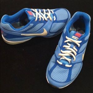 Nike // tennis shoes